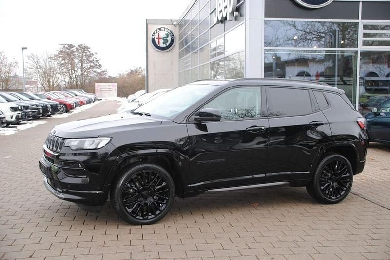 Gebraucht Jeep Compass 131 PS (96 kW) 2024 Solid black SUV