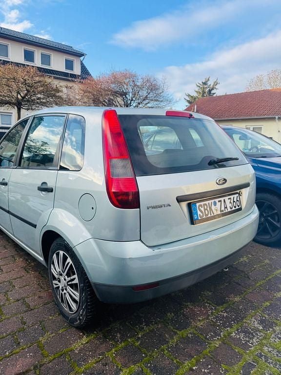 Grau Gebraucht 2005 Ford Fiesta Limousine | 1.400 € (Fairer Preis) - Bild 1/1