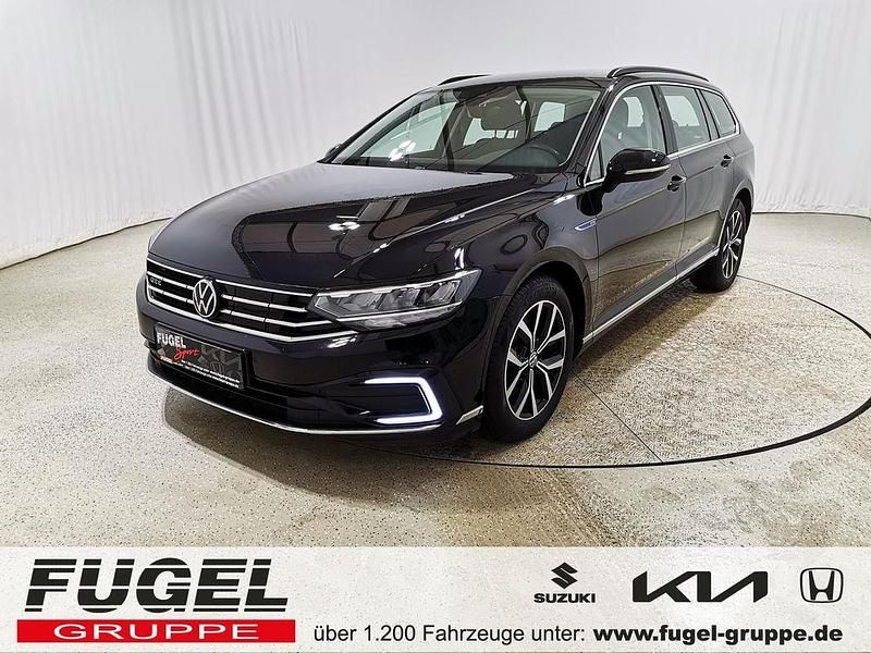 Deep black perleffekt Gebraucht 2022 VW Passat GTE Kombi | 20.999 € (Superpreis) - Bild 1/4
