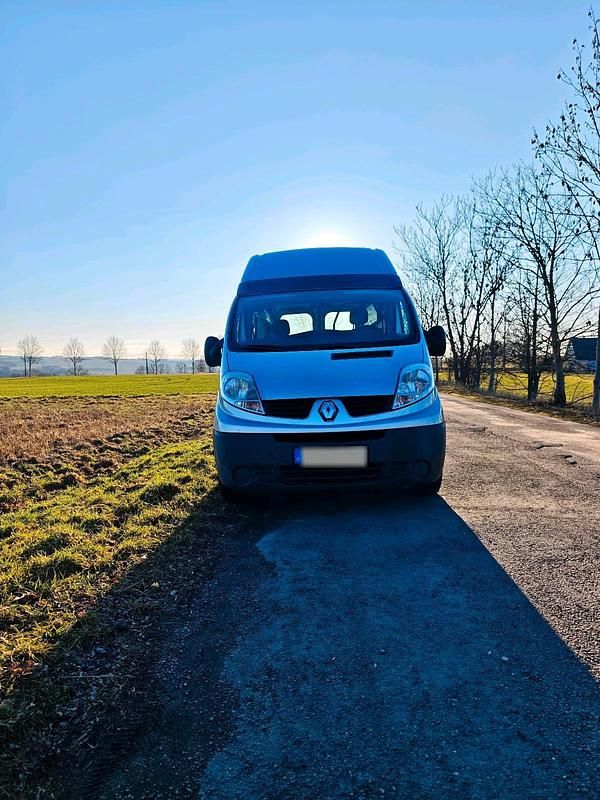 Gebraucht Renault Trafic 115 PS (84 kW) 2012 Silber Van / Kleinbus