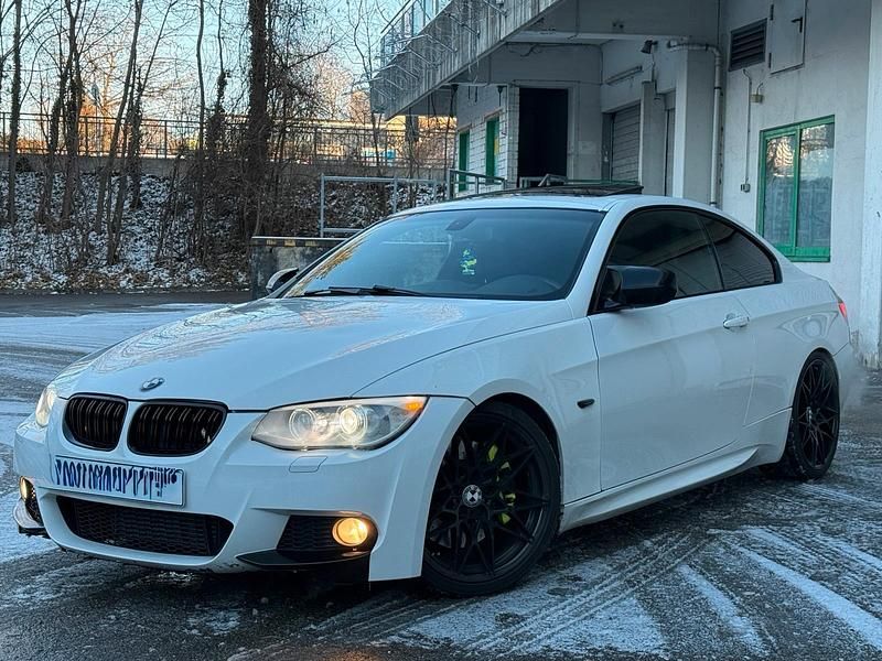 Gebraucht BMW 335 306 PS (225 kW) 2012 Weiß Coupé