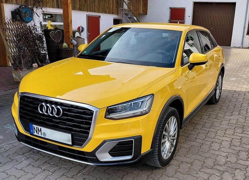 Gebraucht Audi Q2 Design 116 PS (85 kW) 2016 Gelb SUV
