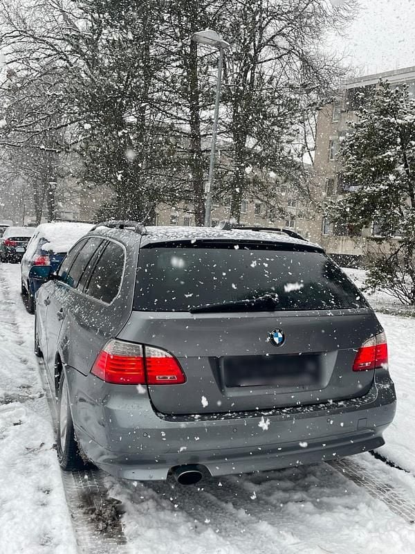 Grau Gebraucht 2008 BMW 520 Kombi | 2.850 € (Guter Preis) - Bild 1/4