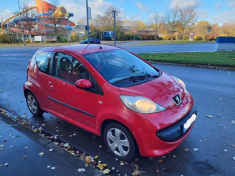 Gebraucht Peugeot 107 Urban Move 68 PS (50 kW) 2008 Rot Kleinwagen