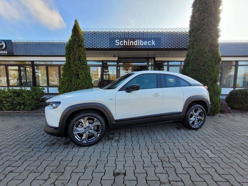 Arctic white Gebraucht 2022 Mazda MX30 Prime-Line SUV | 24.890 € - Bild 1/4