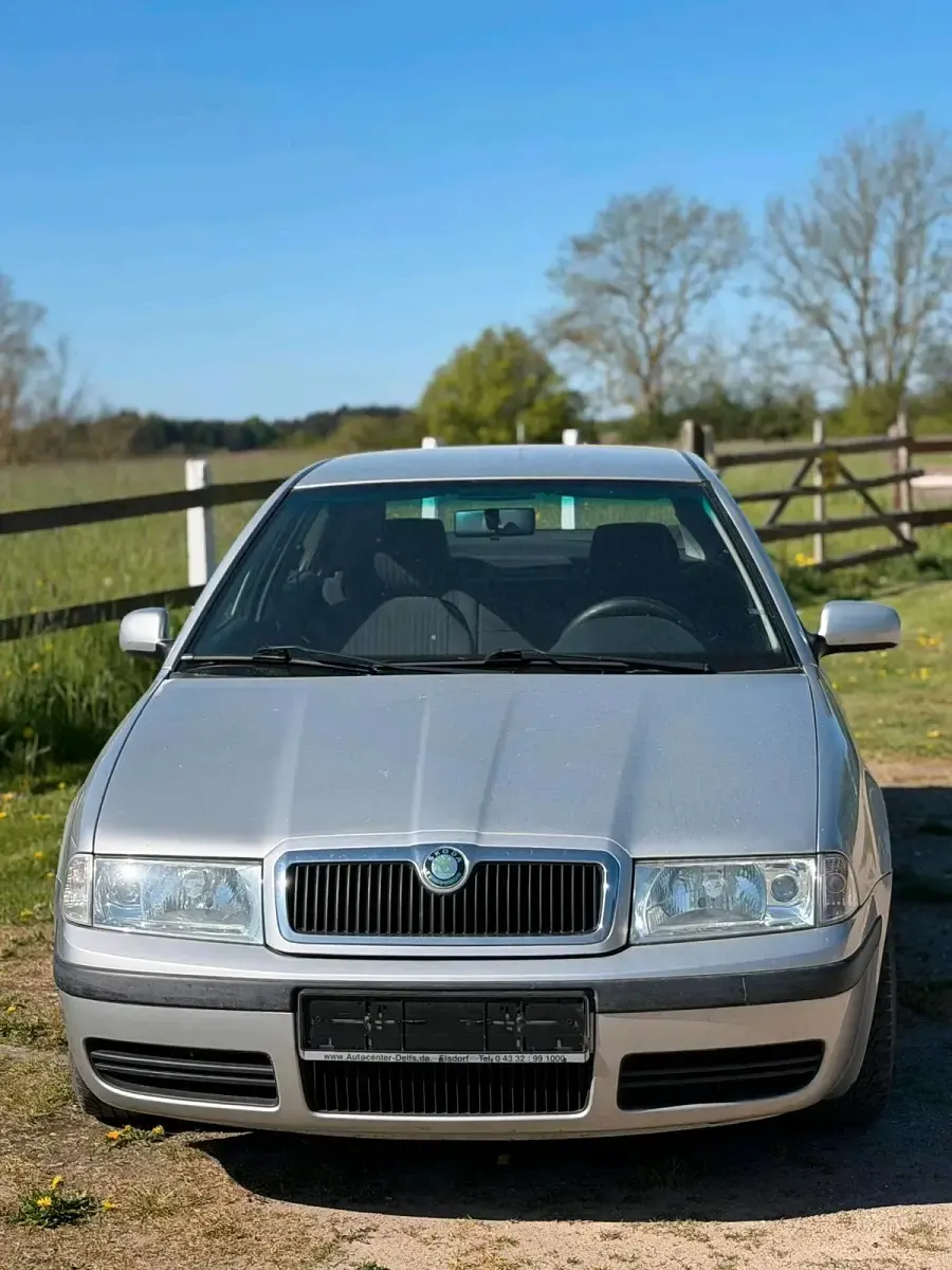 Gebraucht Skoda Octavia 90 PS (66 kW) 2001 Silber Limousine