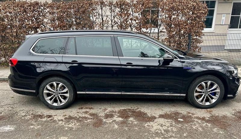 Schwarz Gebraucht 2020 VW Passat GTE Kombi | 21.500 € (Fairer Preis) - Bild 1/4