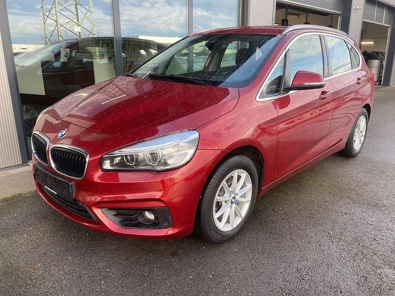 Gebraucht BMW 218 Active Tourer 136 PS (100 kW) 2018 Rot Van / Kleinbus