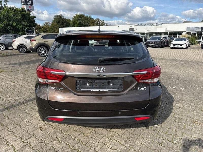 Gebraucht Hyundai i40 Classic 135 PS (99 kW) 2016 Braun Limousine
