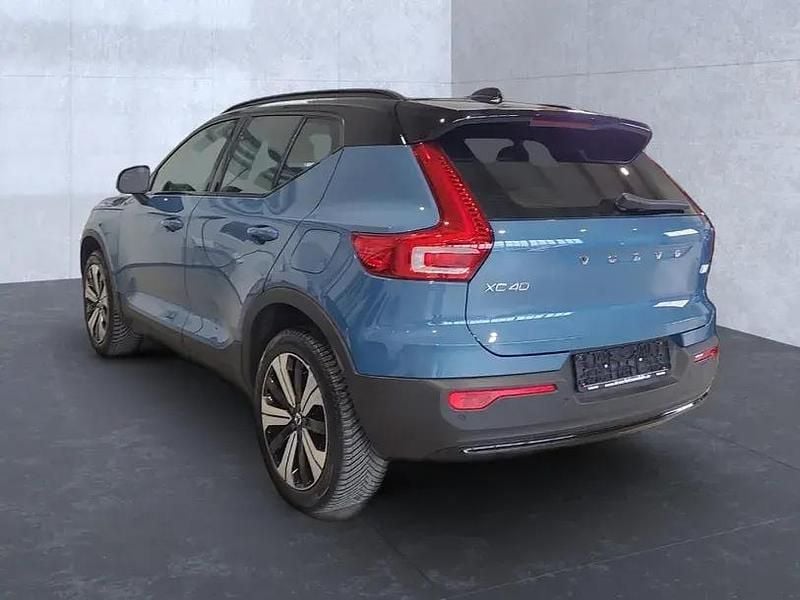 Second-hand Volvo XC40 Core 185 kW (252 CP) 2023 Albastru SUV