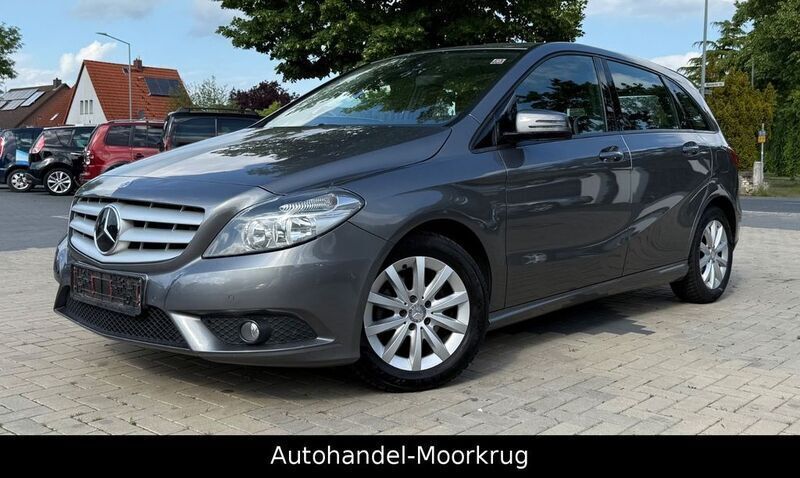 Grau Gebraucht 2013 Mercedes B180 Van / Kleinbus | 7.800 € (Etwas zu teuer) - Bild 1/4