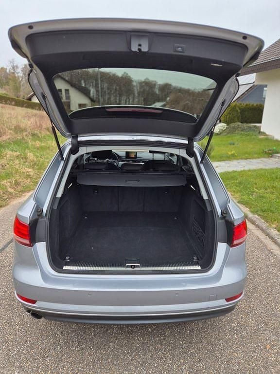 Gebraucht Audi A4 Sport 150 PS (110 kW) 2018 Silber Kombi