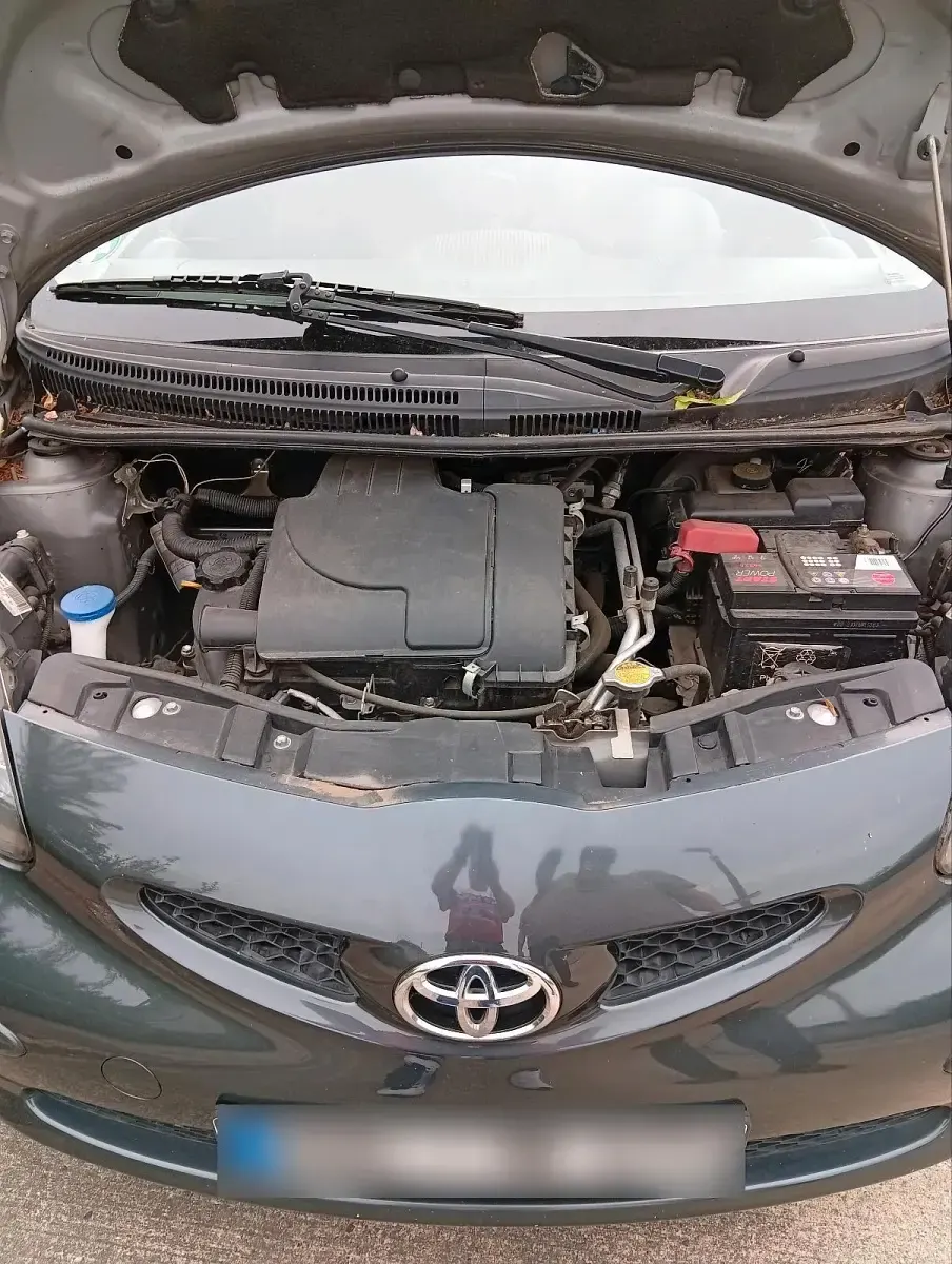 Gebraucht Toyota Aygo 70 PS (51 kW) 2009 Schwarz Kleinwagen