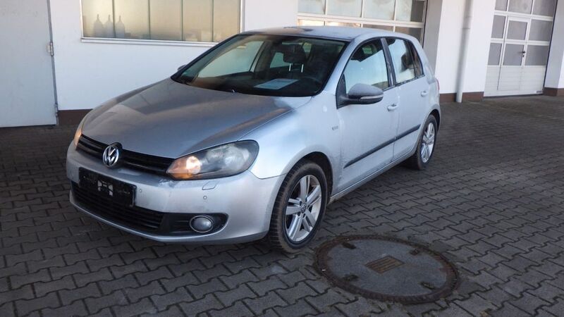 Silber Gebraucht 2012 VW Golf Sportsvan Match Van / Kleinbus | 8.450 € (Fairer Preis) - Bild 1/4