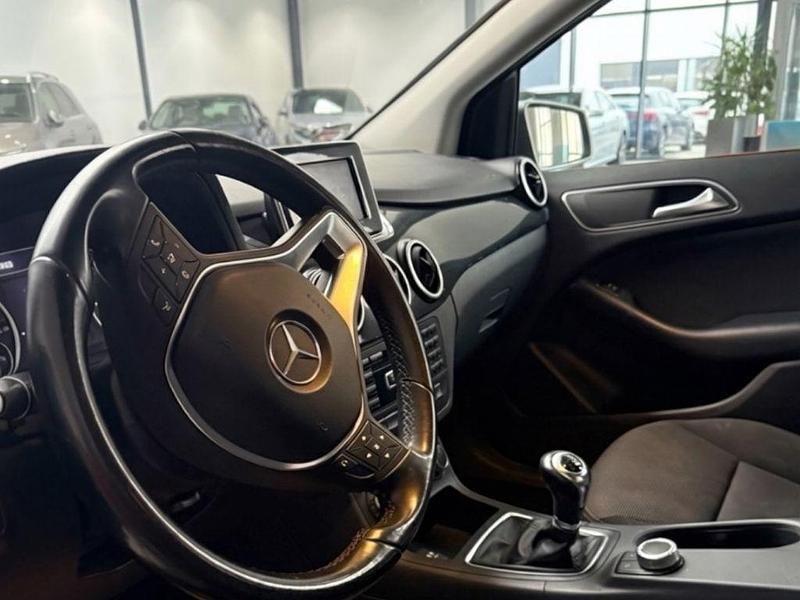 Gebraucht Mercedes B200 136 PS (100 kW) 2012 Grau Van / Kleinbus