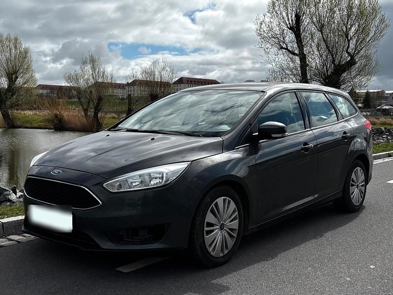 Gebraucht Ford Focus 120 PS (88 kW) 2015 Schwarz Kombi