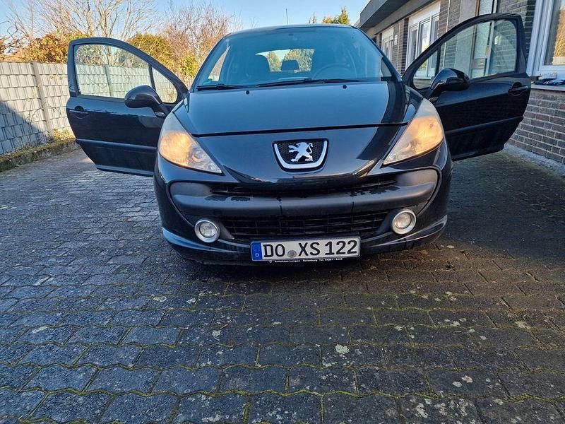 Gebraucht Peugeot 207 73 PS (53 kW) 2009 Schwarz Limousine