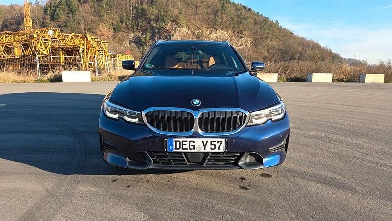 Gebraucht BMW 320 Sport Line 190 PS (139 kW) 2022 Blau Kombi