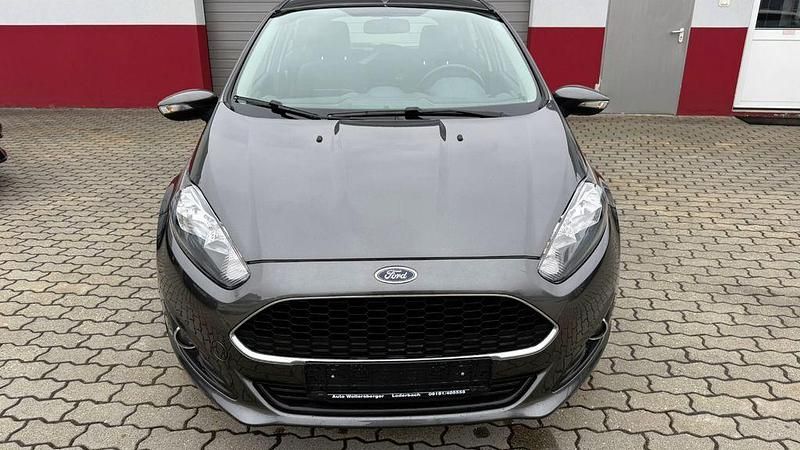 Gebraucht Ford Fiesta Trend 82 PS (60 kW) 2016 Grau Limousine