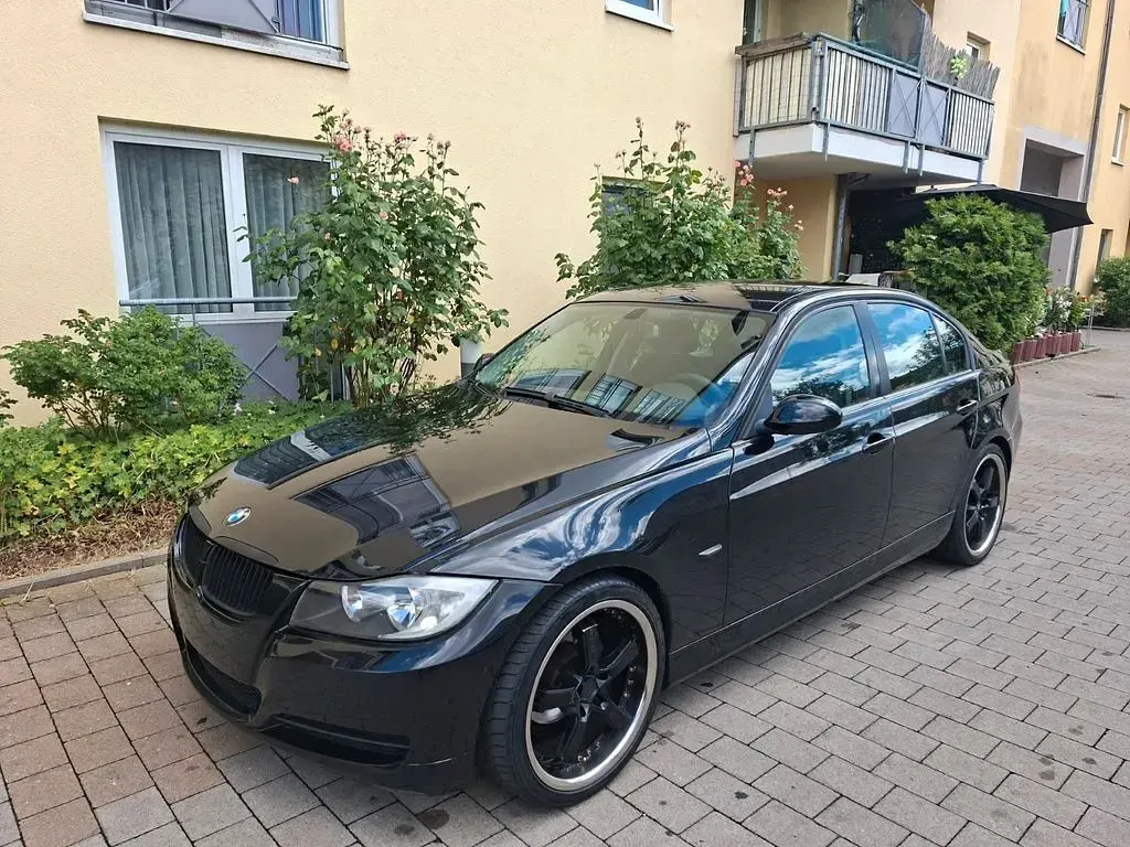 Gebraucht BMW 318 129 PS (94 kW) 2007 Silber Limousine