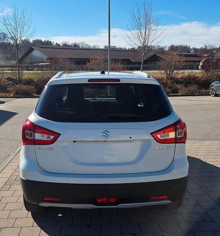 Gebraucht Suzuki SX4 140 PS (102 kW) 2018 Weiß SUV