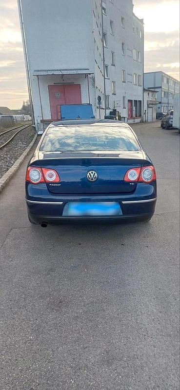 Gebraucht VW Passat 122 PS (89 kW) 2007 Blau Limousine