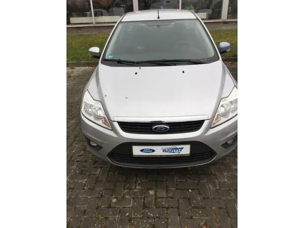 Gebraucht Ford Focus Style 125 PS (91 kW) 2009 Polarsilber (metallic) Kombi