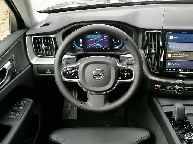 Gebraucht Volvo XC60 Plus 197 PS (144 kW) 2022 Grau SUV
