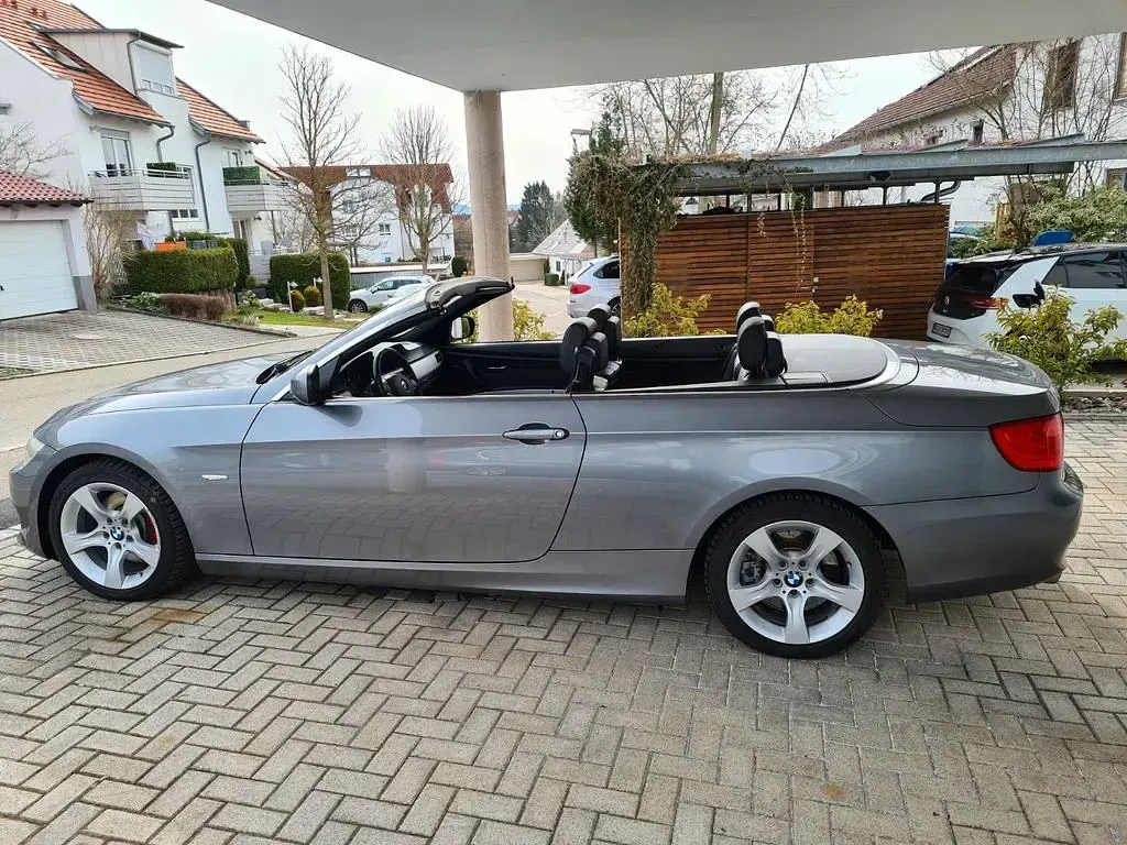 Gebraucht BMW 325 Cabriolet 204 PS (150 kW) 2010 Grau Cabrio