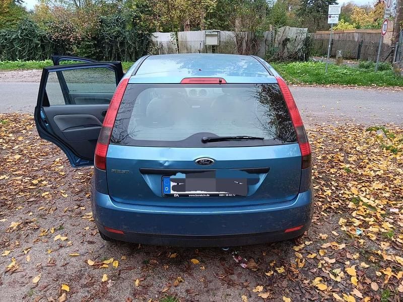 Gebraucht Ford Fiesta 75 PS (55 kW) 2002 Blau Kleinwagen