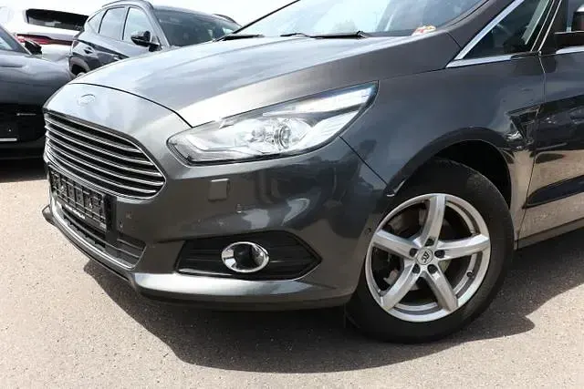 Gebraucht Ford S-MAX Titanium 160 PS (117 kW) 2018 Magneticgrau metallic magneticgrau metallic Van / Kleinbus
