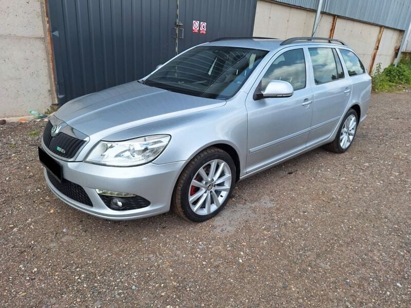 Silber Gebraucht 2009 Skoda Octavia RS Kombi | 5.450 € (Fairer Preis) - Bild 1/4