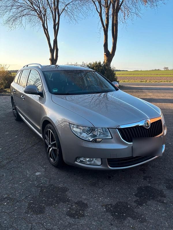 Gebraucht Skoda Superb 160 PS (117 kW) 2010 Braun Kombi
