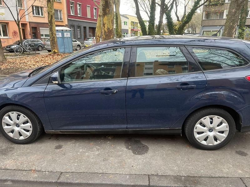 Gebraucht Ford Focus Titanium 116 PS (85 kW) 2013 Blau Kombi