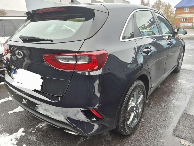 Gebraucht Kia Ceed Vision 140 PS (102 kW) 2020 Schwarz Kleinwagen