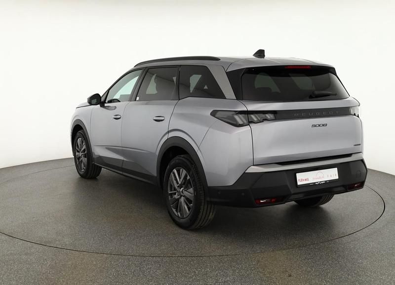 Neu Peugeot 5008 145 PS (106 kW) 2025 Grau SUV