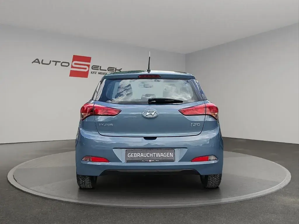 Gebraucht Hyundai i20 GO! 75 PS (55 kW) 2017 Aqua sparkling / met Limousine