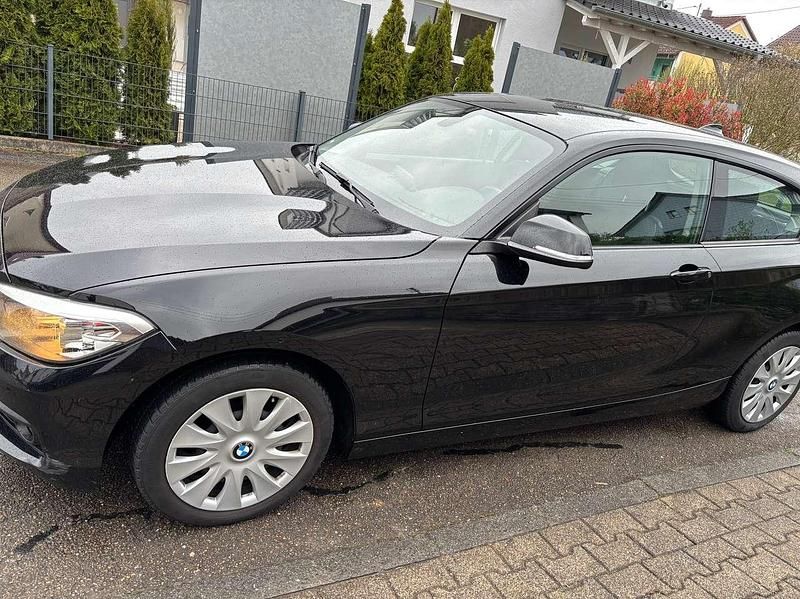 Gebraucht BMW 116 116 PS (85 kW) 2015 Schwarz Kleinwagen
