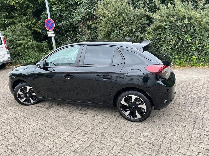 Schwarz Gebraucht 2022 Opel Corsa-e Edition Kleinwagen | 18.900 € - Bild 1/4