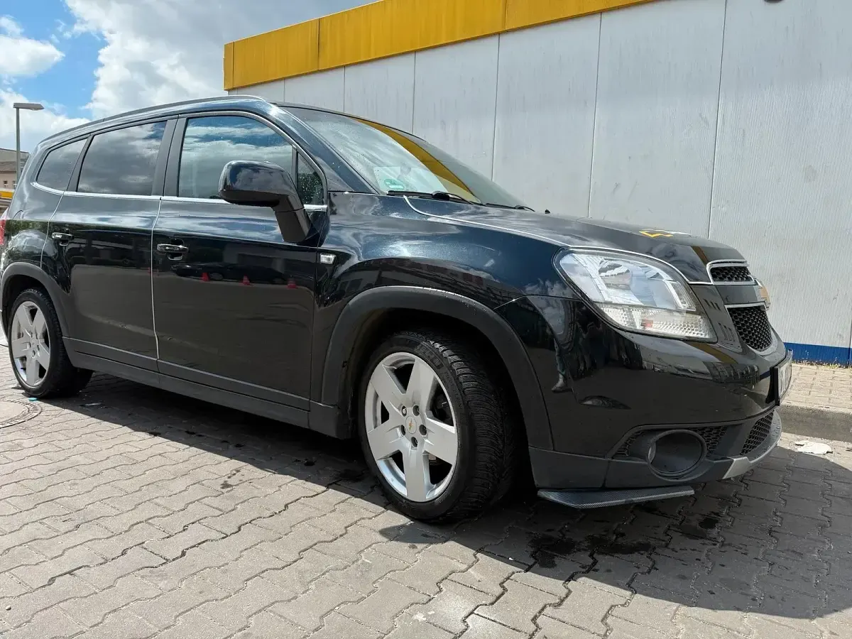 Gebraucht Chevrolet Orlando 141 PS (103 kW) 2011 Schwarz Van / Kleinbus