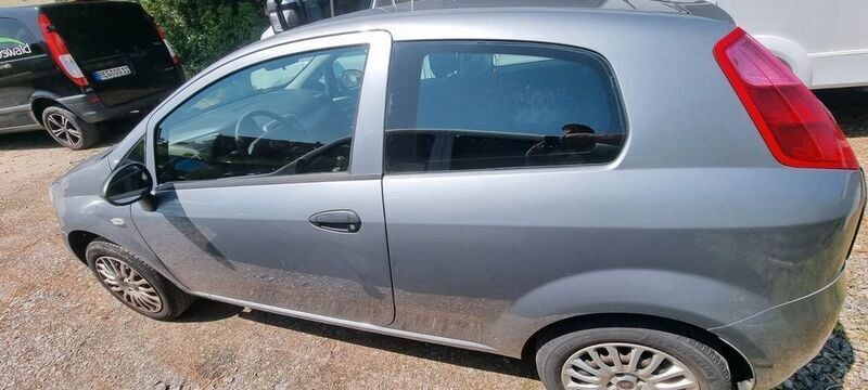 Grau Gebraucht 2013 Fiat Punto Pop Kleinwagen | 3.900 € (Fairer Preis) - Bild 1/4