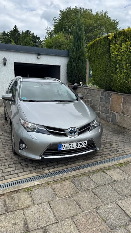 Grau Gebraucht 2013 Toyota Auris Touring Sports Kombi | 8.399 € (Fairer Preis) - Bild 1/4