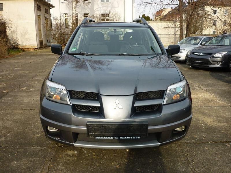 Gebraucht Mitsubishi Outlander Comfort Edition 136 PS (100 kW) 2003 Grau SUV
