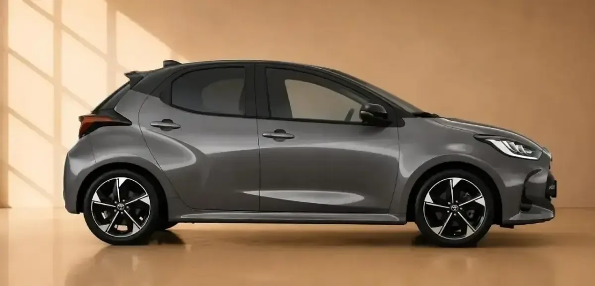 Neu Toyota Yaris Lounge 131 PS (96 kW) 2026 Schwarz Kleinwagen