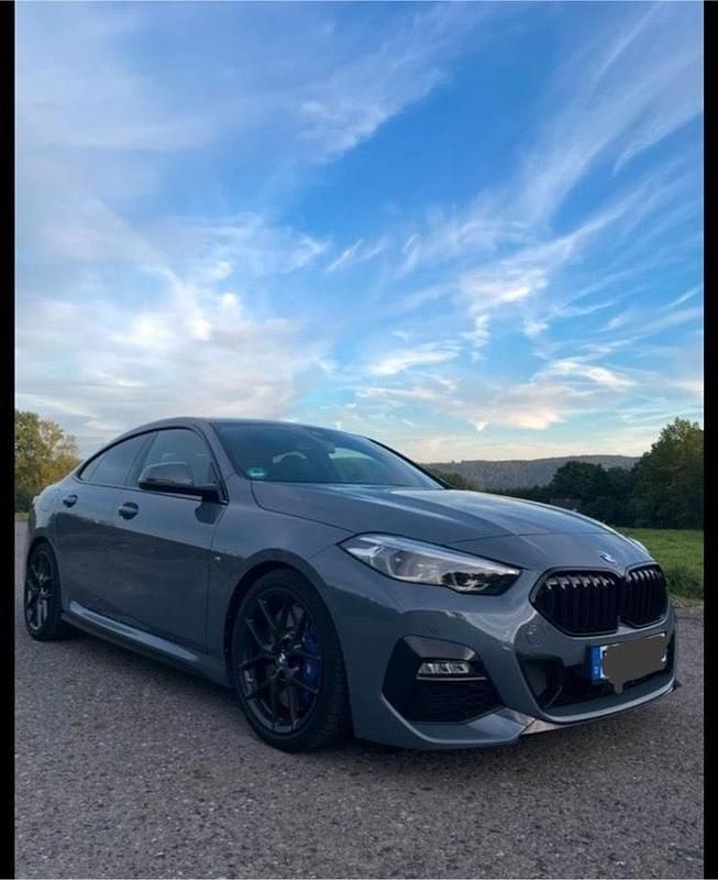Grau Gebraucht 2020 BMW 218 M Sport Coupé | 26.000 € - Bild 1/4