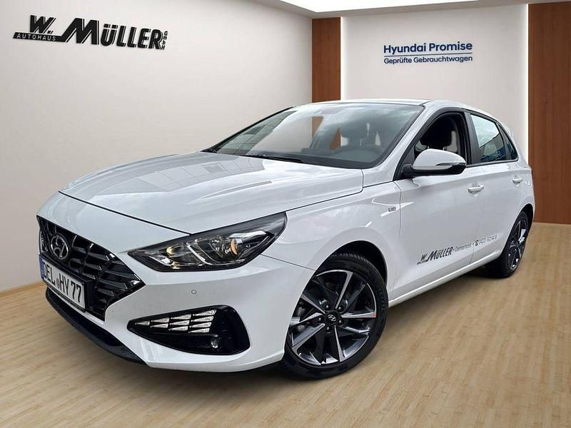 Weiß Gebraucht 2024 Hyundai i30 Turbo Limousine | 21.689 € (Fairer Preis) - Bild 1/2