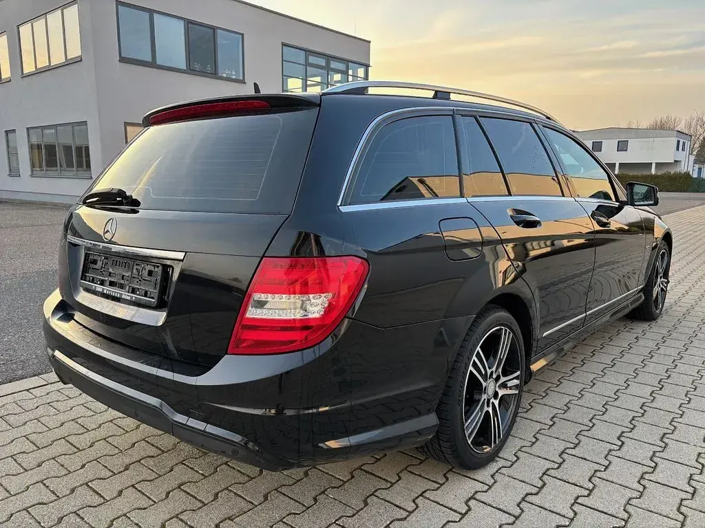 Gebraucht Mercedes C180 AMG 156 PS (114 kW) 2014 Schwarz Kombi