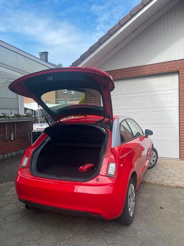 Gebraucht Audi A1 96 PS (70 kW) 2010 Rot Kleinwagen