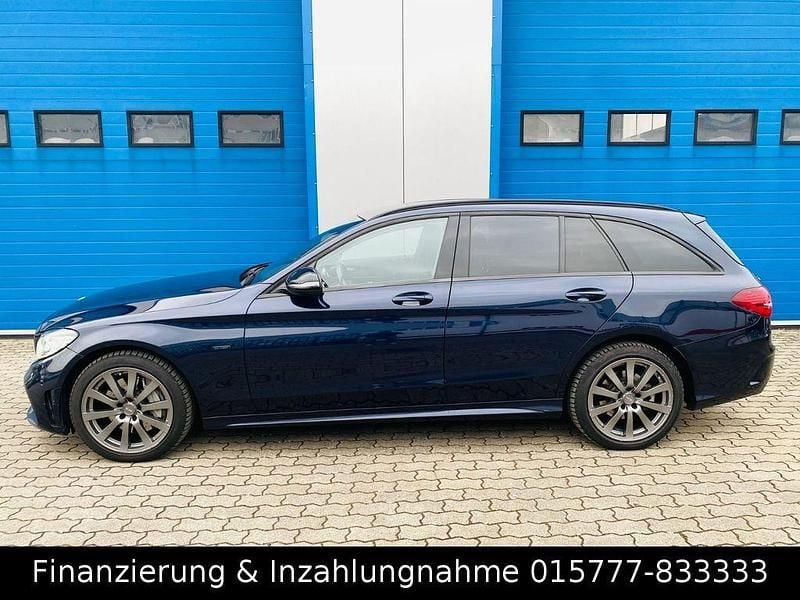 Gebraucht Mercedes C300e AMG 306 PS (225 kW) 2021 Blau Limousine