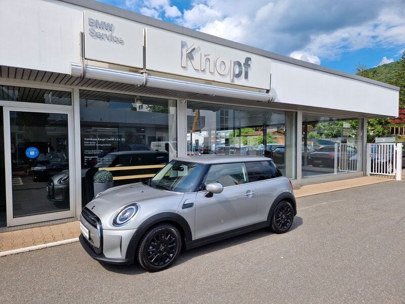 Silber Gebraucht 2023 Mini Cooper Kleinwagen | 27.500 € - Bild 1/4